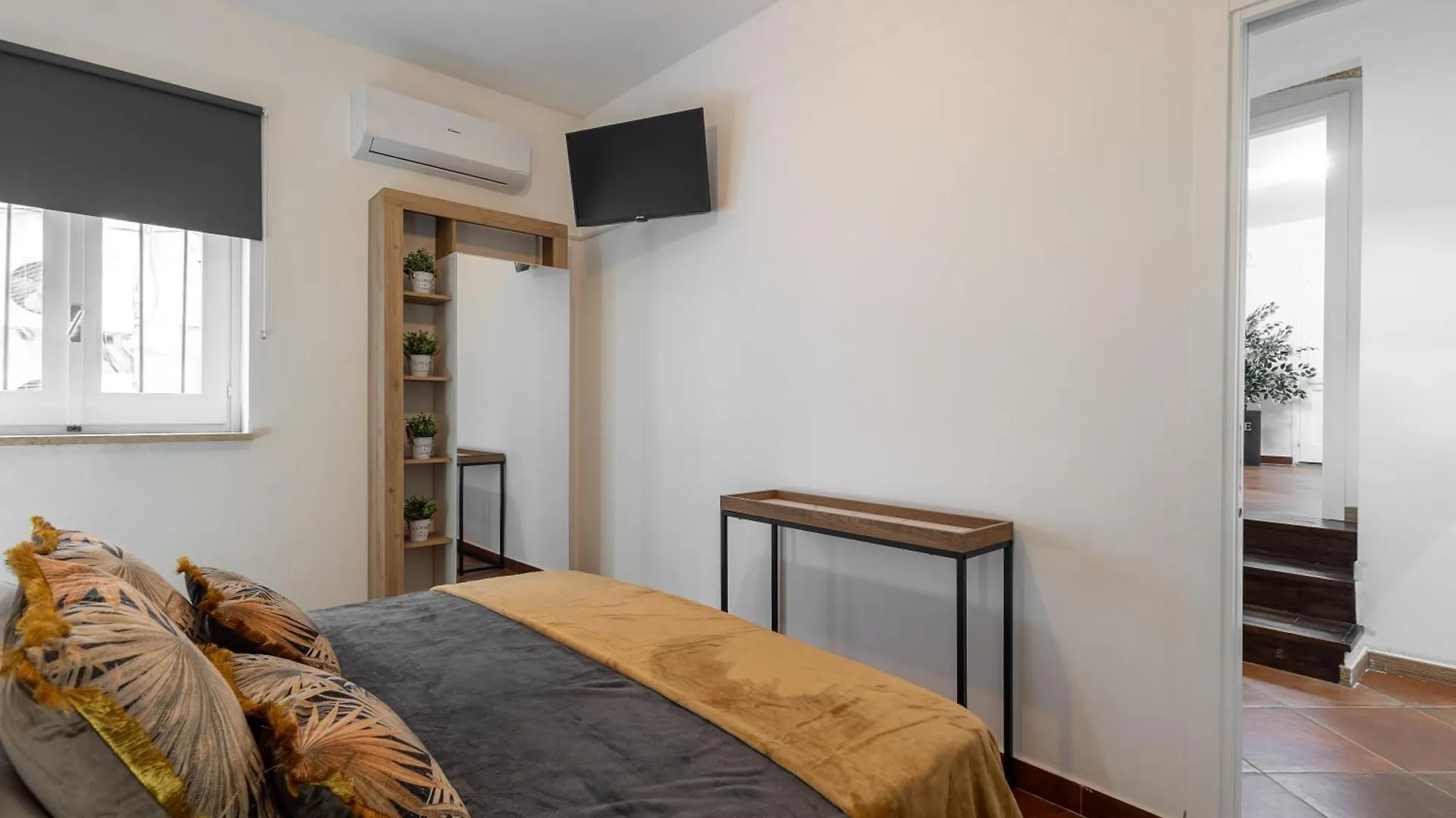 Maqueda Luxury Suite & Home Palermo 0*,  Italy