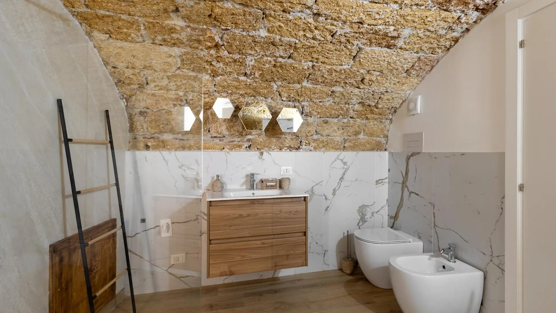 Maqueda Luxury Suite & Home Palermo Italy
